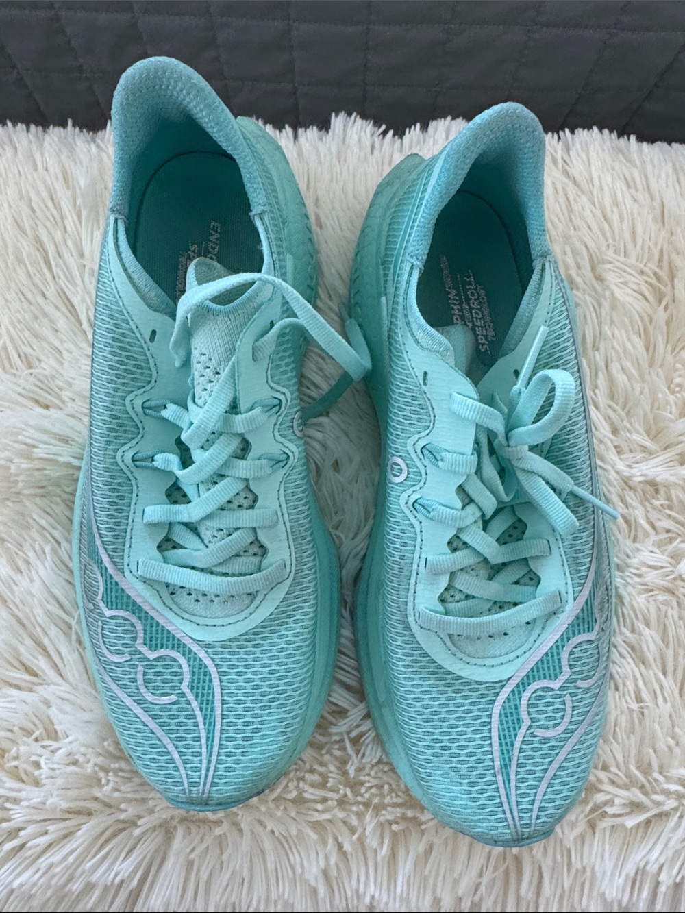 Size 7.5 Saucony Women's Aqua Mesh Running Shoes